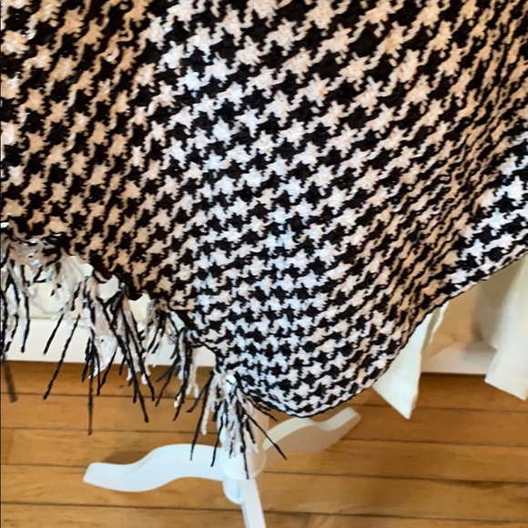 NWT Jenny  Boston poncho - Picture 2 of 2